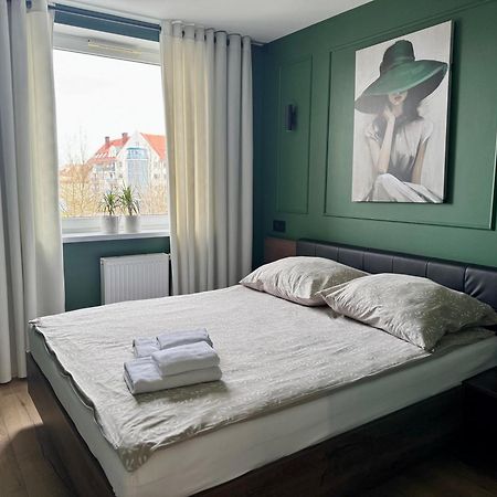 Barona Lägenhet Tychy Exteriör bild