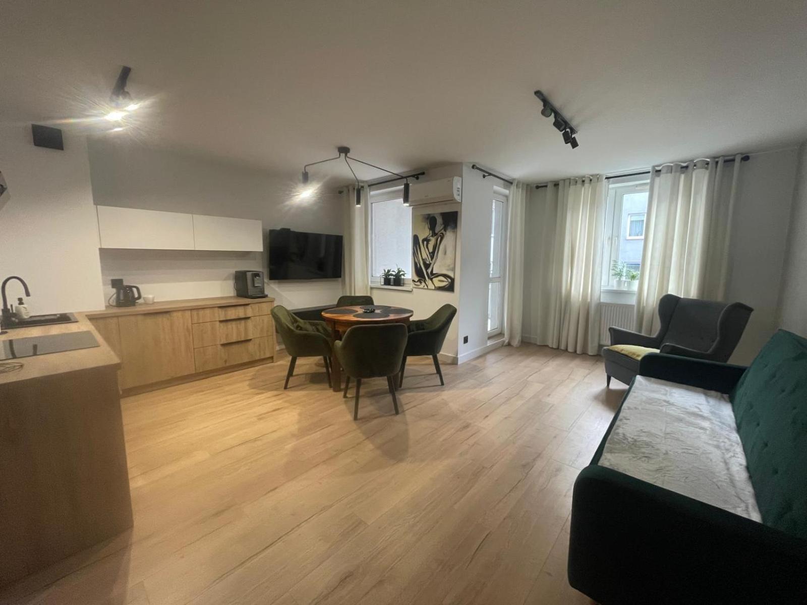 Barona Lägenhet Tychy Exteriör bild